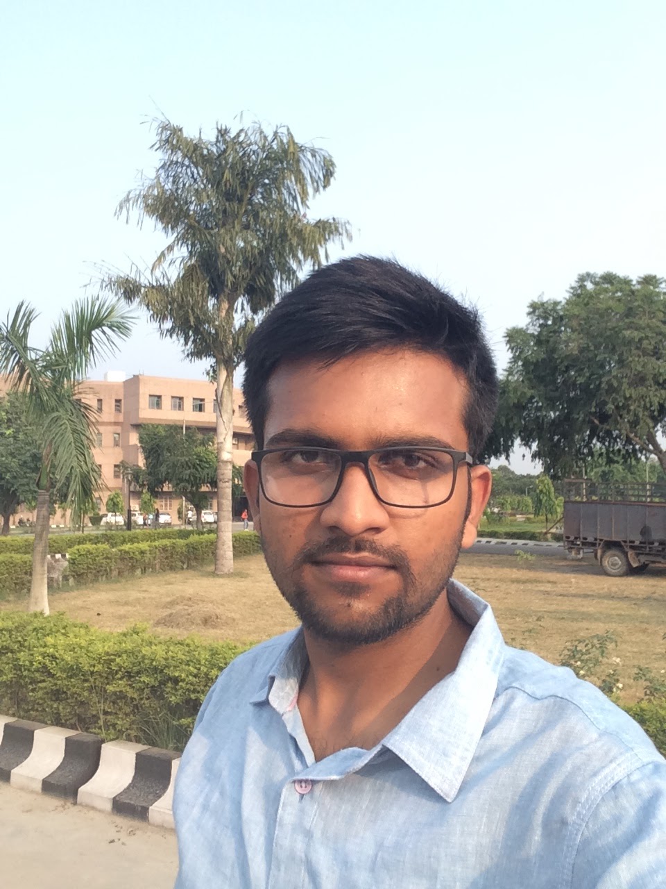 Sanyam Aggarwal&rsquo;s selfie in front of NITJ Main Building
